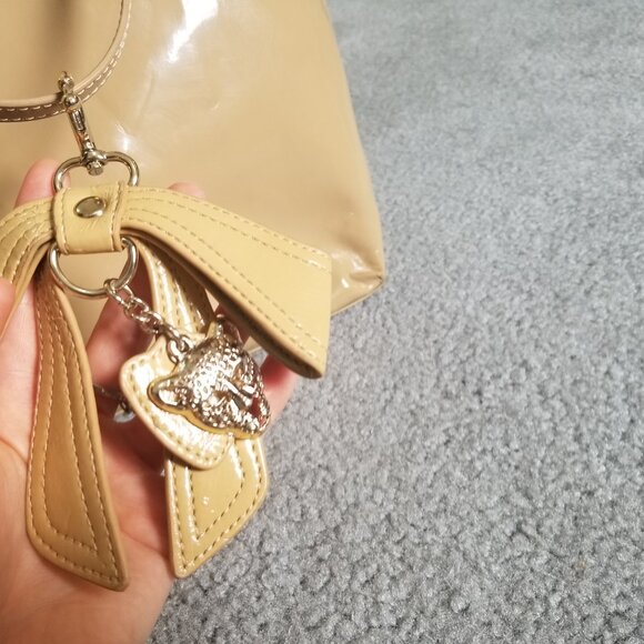 Ivanka Trump Beige Shiny Handbag with Detachable Keychain - Picture 4 of 16